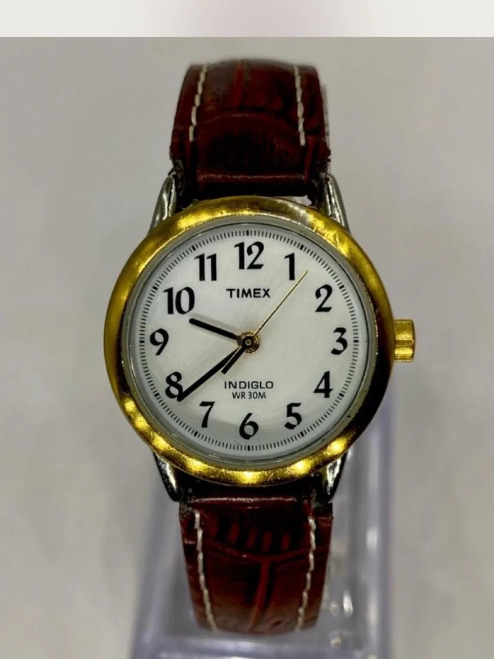 *** Timex   ^^^Indiglo Classic Gold-Tone Watch / Tan  Leather Strap ^^^